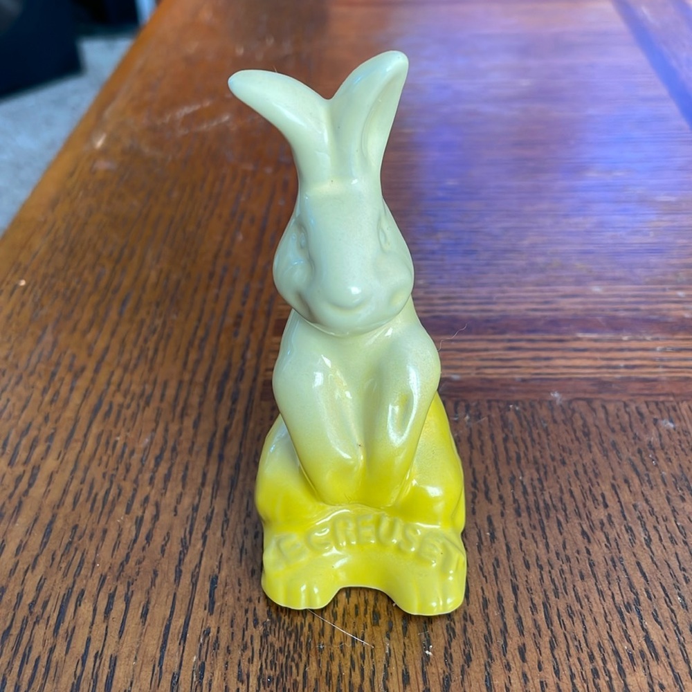 Le Creuset Bunny Pie Bird baking funnel